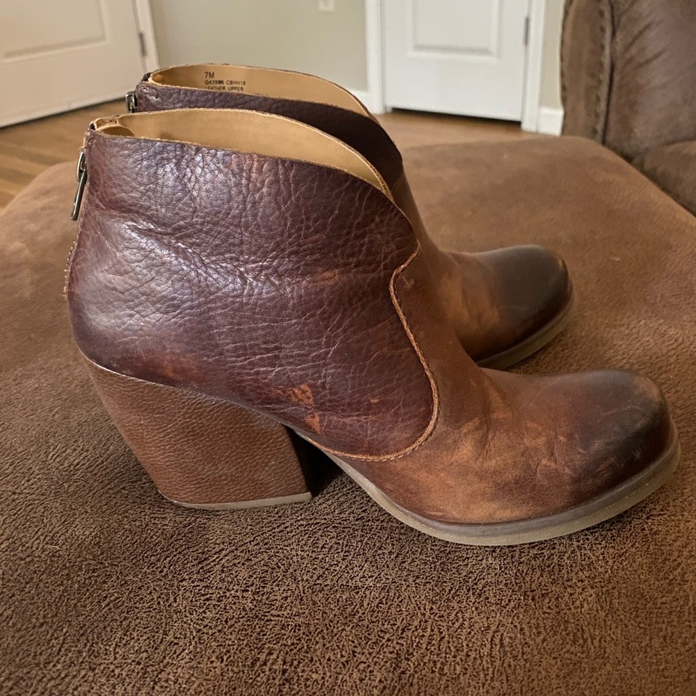 KORK Ease size 7 brown bootie. Very worn.